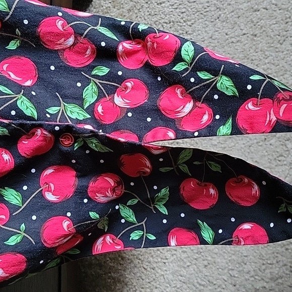 NWOT 2X Modcloth Cherry Print Tie Crop - Picture 4 of 4